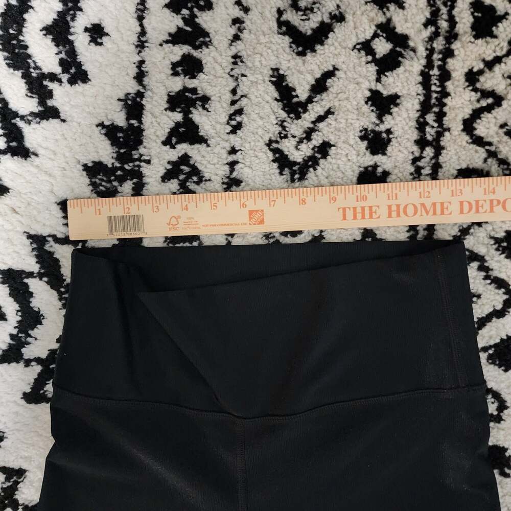 OFFLINE by Aerie Black Ribbed High-Waisted 7/8 Leggings - Picture 7 of 12